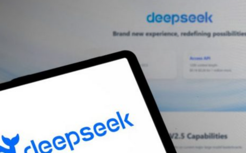 有没有关于DeepSeek R1模型在数学任务上的详细分析？与其他模型性能对标中的数学表现如何？