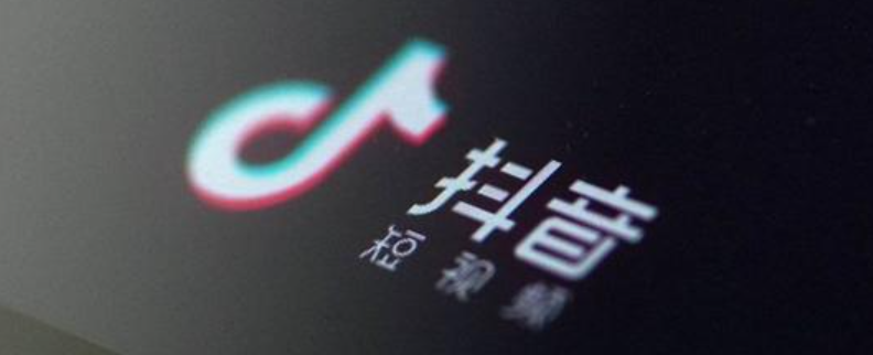 搞海鲜的朋友做自媒体一年无果，我教他用抖音直播赚钱，每月20万！揭秘赶海视频&沉浸式直播的六步逆袭法则！