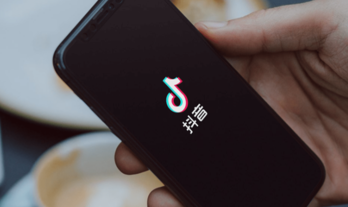 破解抖音流量密码：你的短视频为什么总是卡在500播放量？从账号定位、内容创作到算法利用的四大核心策略！