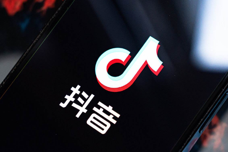 抖音直播带货流量分配机制解读，如何快速获取自然流量？解析自然流量获取核心策略：教你快速突破流量瓶颈，实现直播间转化率飙升！