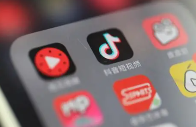 如何玩转抖音快手小红书三大平台，实现流量爆发式增长？深度解析平台算法机制与内容特性，全面突破获客瓶颈！