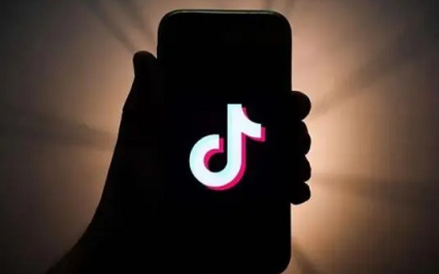 抖音外卖的商品模型真是精准触达用户的“智能导航”吗？从算法推荐到社交裂变，揭秘用户互动全景如何构建外面消费新生态！