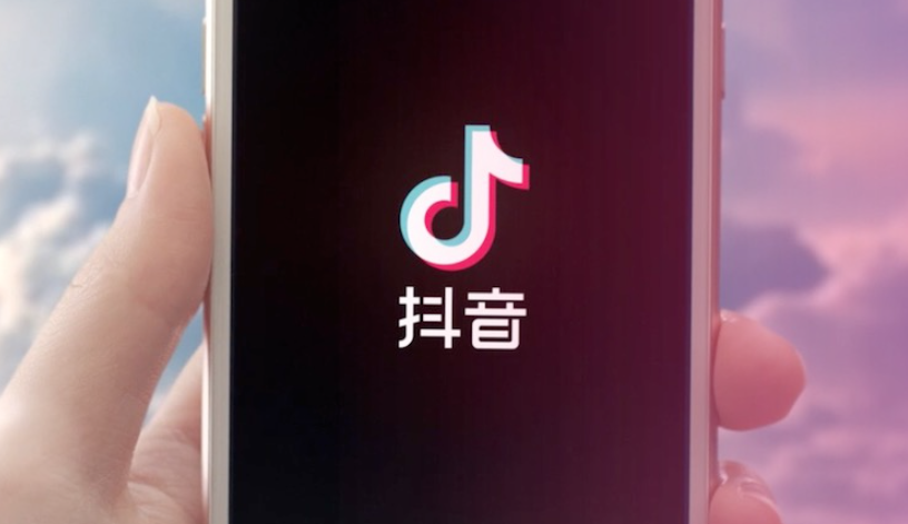 想靠关键词在抖音杀出重围？深度解析达人推荐标签、大品牌借势、冷热词选择与标签设置，构建持续获流的关键词矩阵！