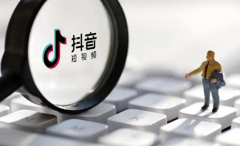 在抖音，用AI自动直播挂载小程序真能实现“躺赢”？从选品策略、自动直播设置到流量转化，三步解锁抖音小程序变现新路径的技术指南！
