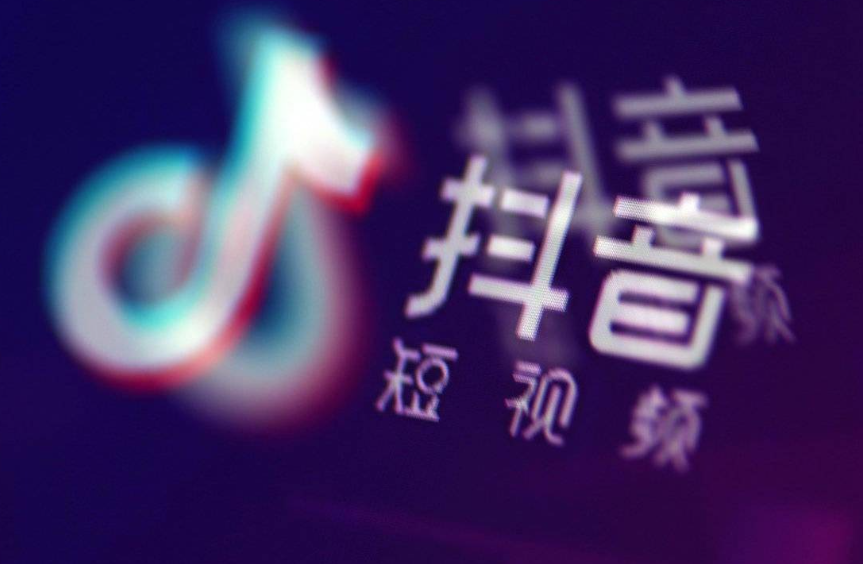 抖音算法如何决定你的视频命运？深度解析四大核心关卡：从审核机制到叠加推荐，掌握流量分配的关键密码！