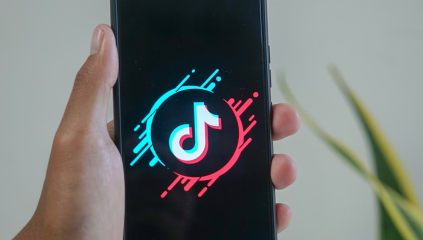抖音、知乎、小红书的流量都去哪了？从抖音的流量机制、知乎的盐值体系到小红书的标签优化，揭秘优质内容突破重围的核心策略！