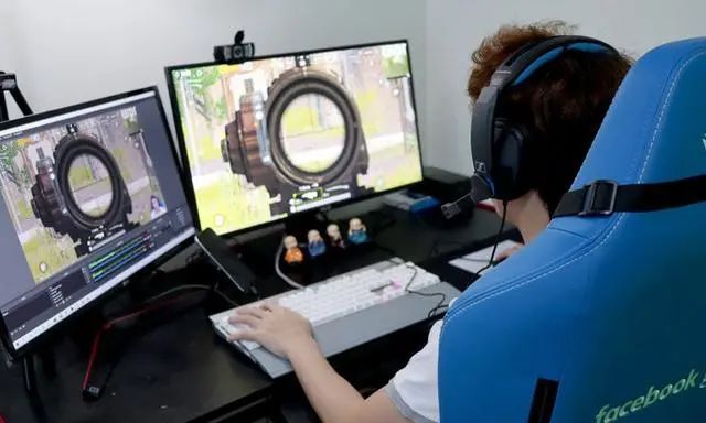 0粉开游戏直播能领到钱吗？新人主播怎样拿到首笔打赏？揭秘真实收入来源，避开3大致命误区，附首周拿打赏的实战案例拆解